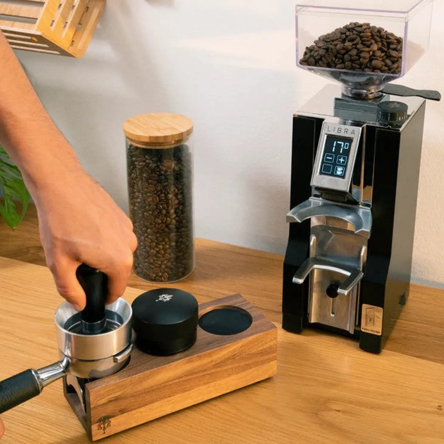 Automatics>Ma Caféine Eureka | Mignon Libra grinder with integrated scale and funnel
