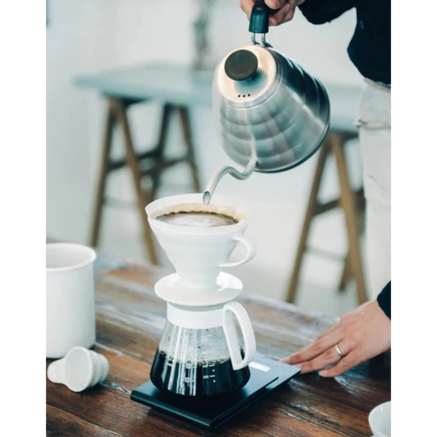 Manual Infusions>Ma Caféine Hario | White ceramic pour-over set V60-02