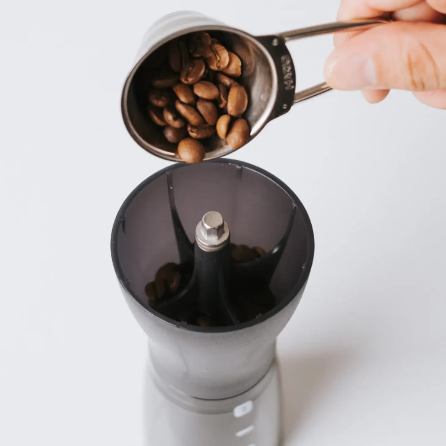 Barista Tools|Barista Tools>Ma Caféine Hario Coffee Grinder | Mini-Slim Plus Grinder black